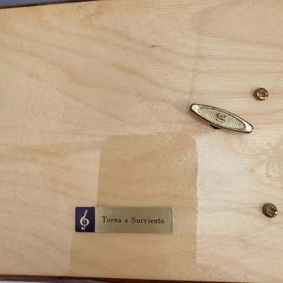 Vintage musical Jewelry Box Made in Italy - Picture 8 of 8